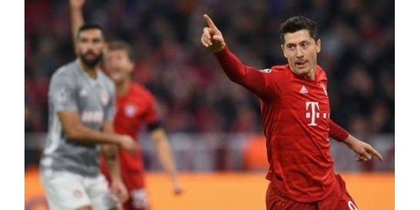 Le nouvel entraîneur du FC Bayern München mène l'équipe au prochain tour de la Ligue des champions